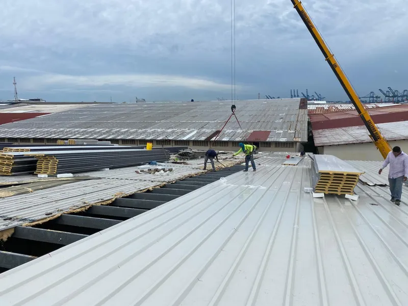 Foto 4 de Cambio de Techo Galera Seven Seas Zona Libre