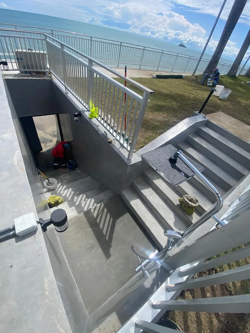 Foto 9 de Muro Rompeolas Familia Harari