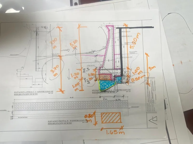 Foto 3 de Muro Rompeolas Familia Harari